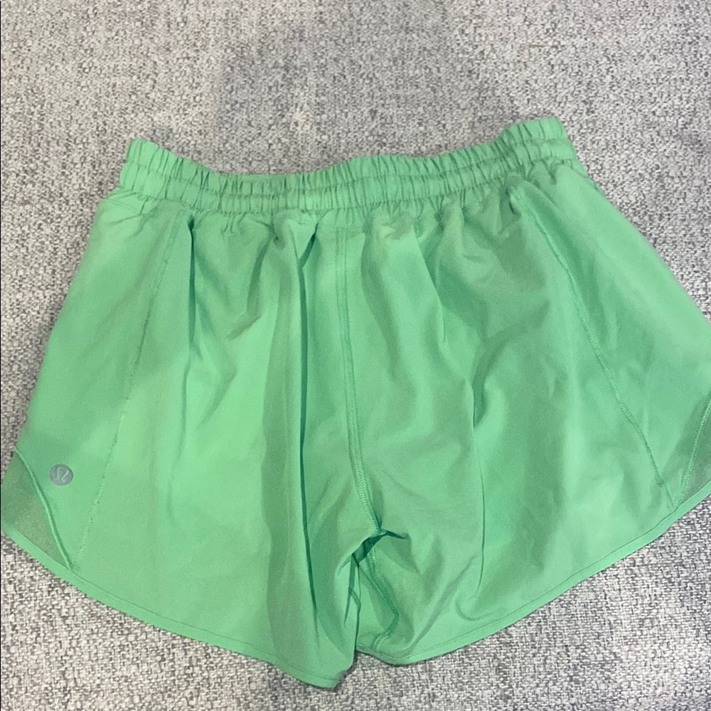 lululemon Hotty Hot 4in Green Women's Shorts size 6